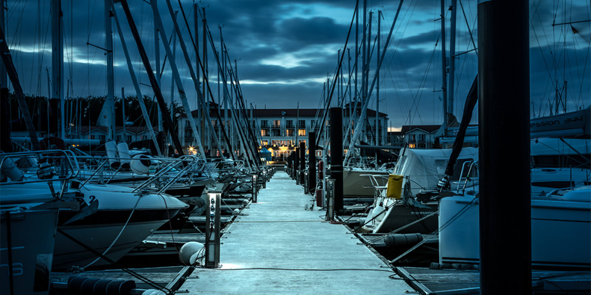 Hafenflair am Abend Yachtschule Meissen