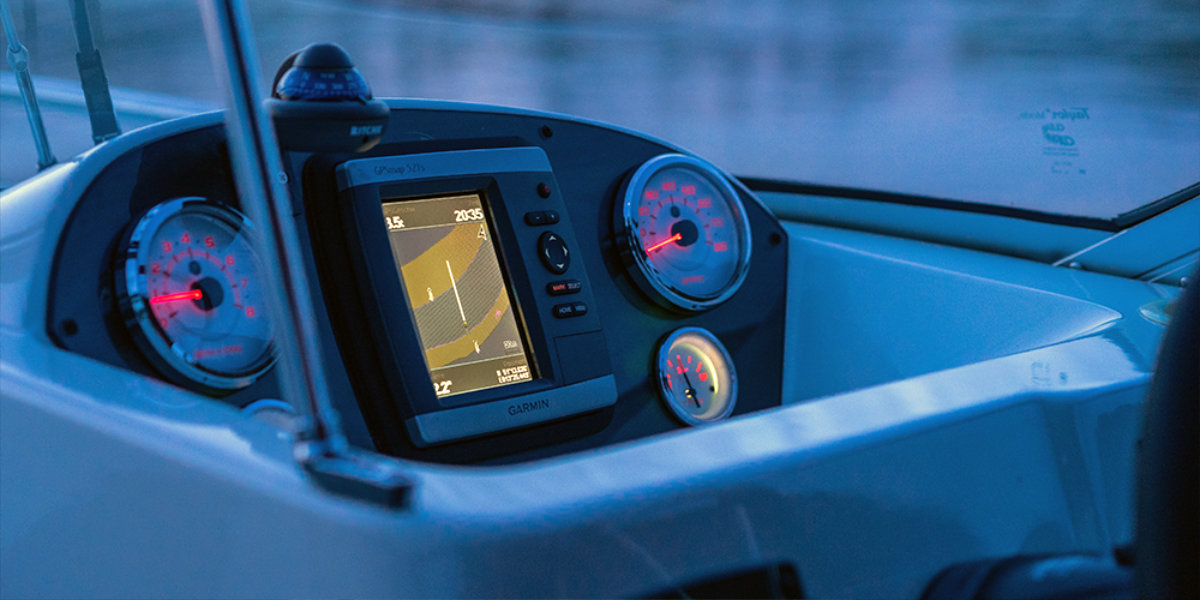 Cockpit Segelyacht Yachtschule Meissen